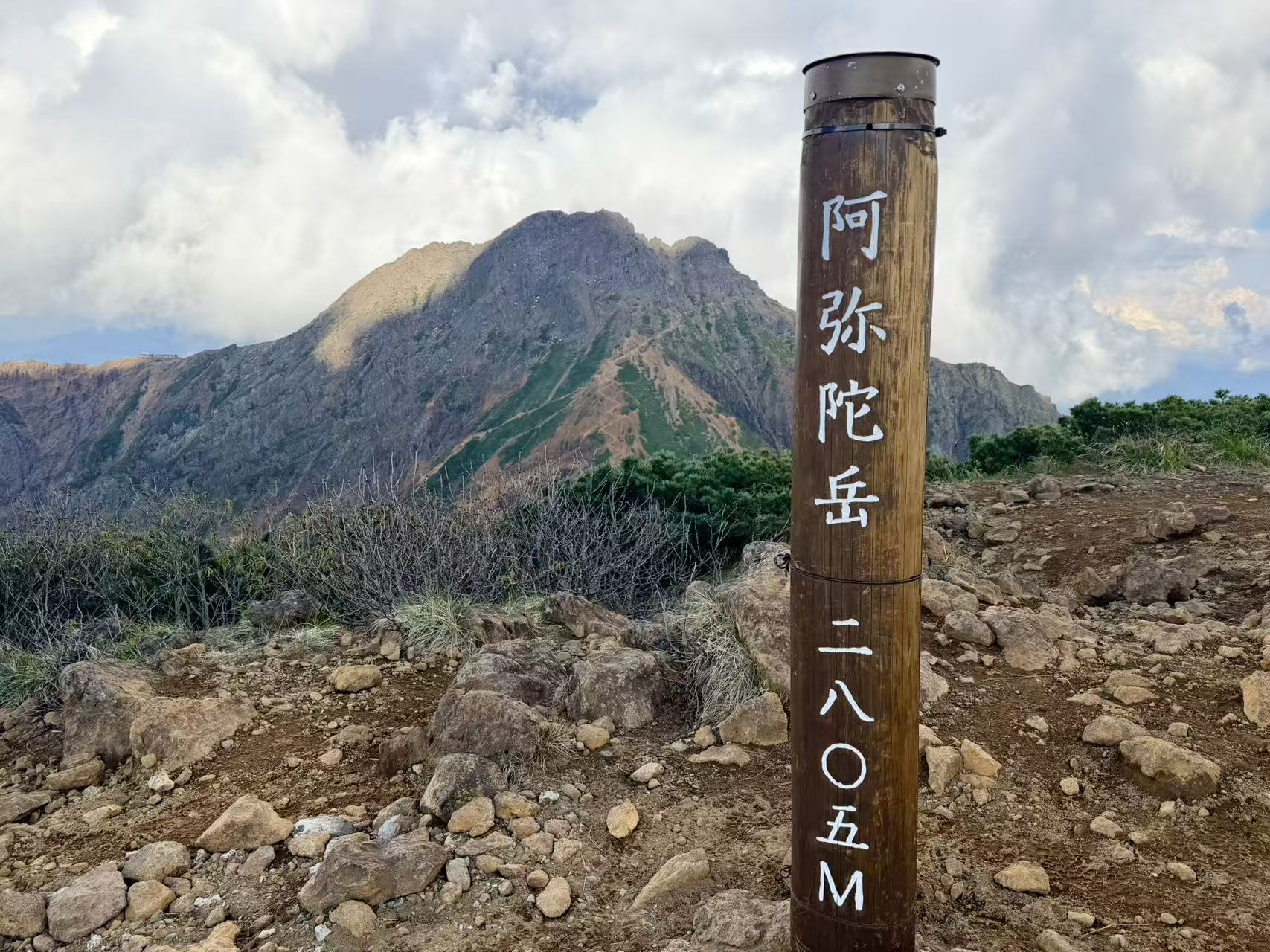 岩稜と絶景の連続!南八ヶ岳で阿弥陀岳・赤岳・権現岳の3座縦走