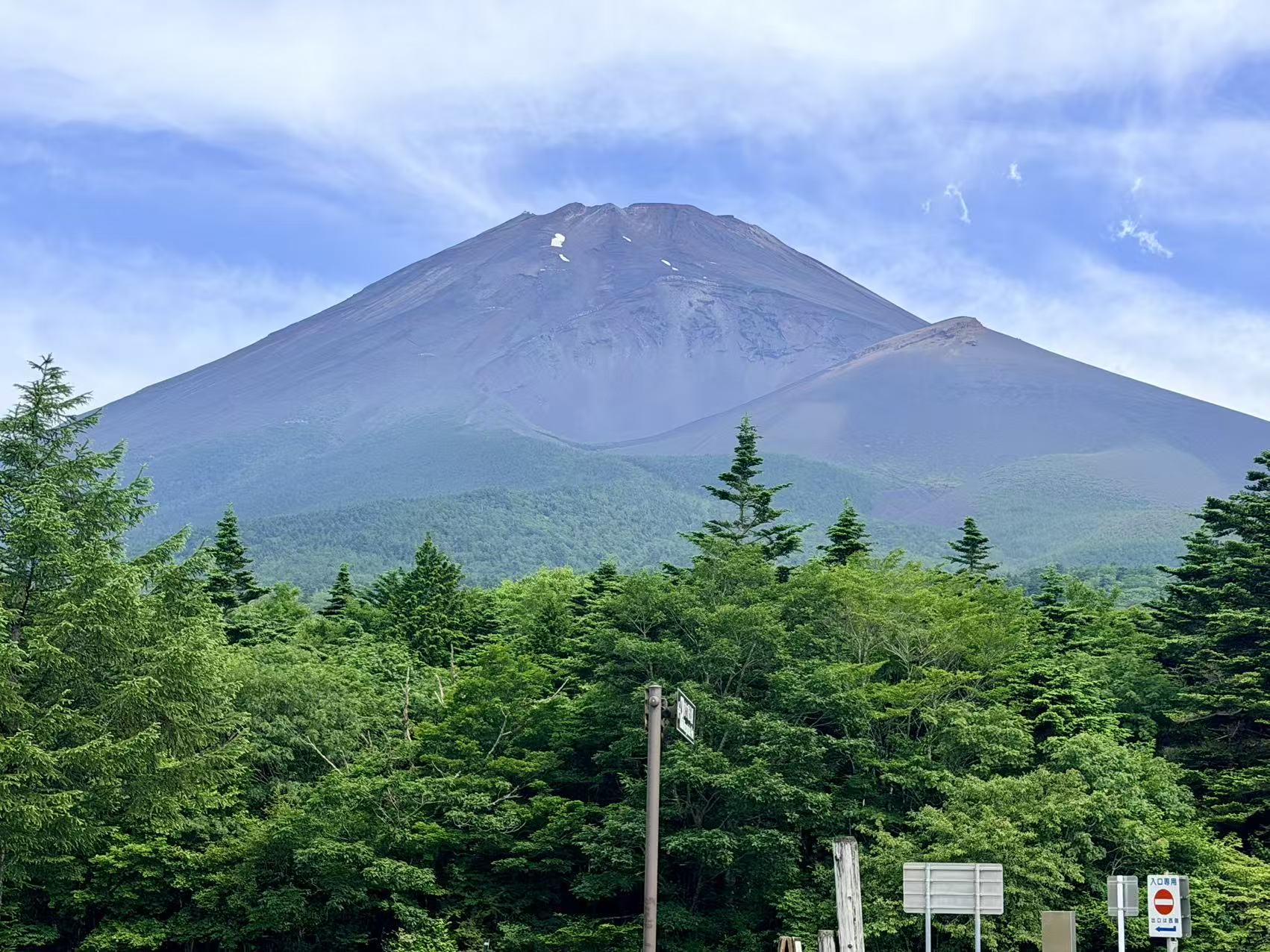 【富士山日帰り登山】富士宮ルートから登り、須走ルートへ下山！山開きシーズンの登山レポート